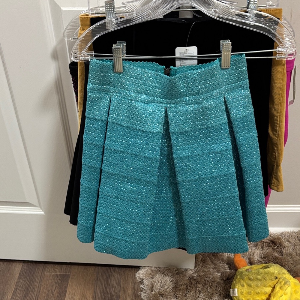 Elegant Teal Pleated Skirt